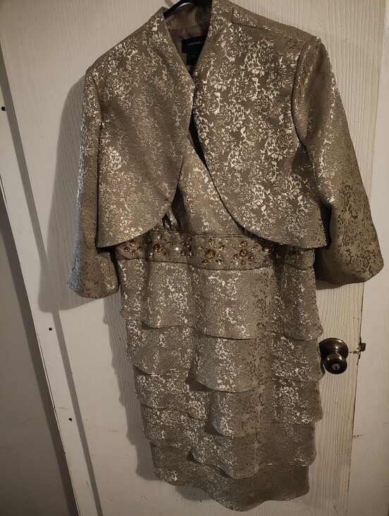 R&M Richards Dresses & Skirts - R&M Richards Gold Metallic Brocade Dress & Jacket